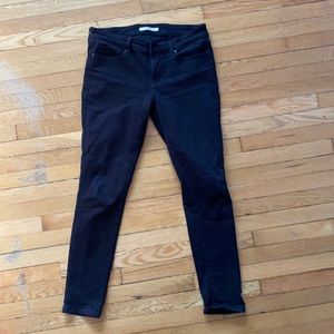 Levis 711 skinny - barely worn. Low rise.